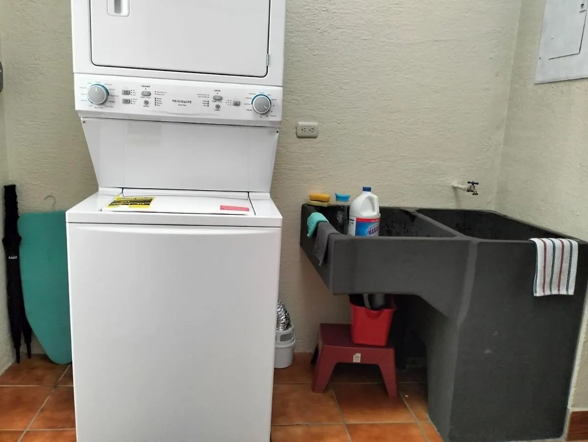 Appartement Jaz - Excellent Location In Antigua, 4 Guests Antigua